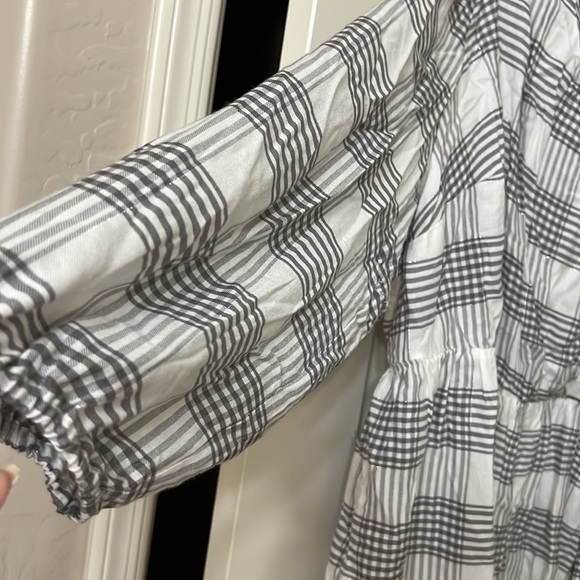 White/Gray plaid blouse - Picture 5 of 5